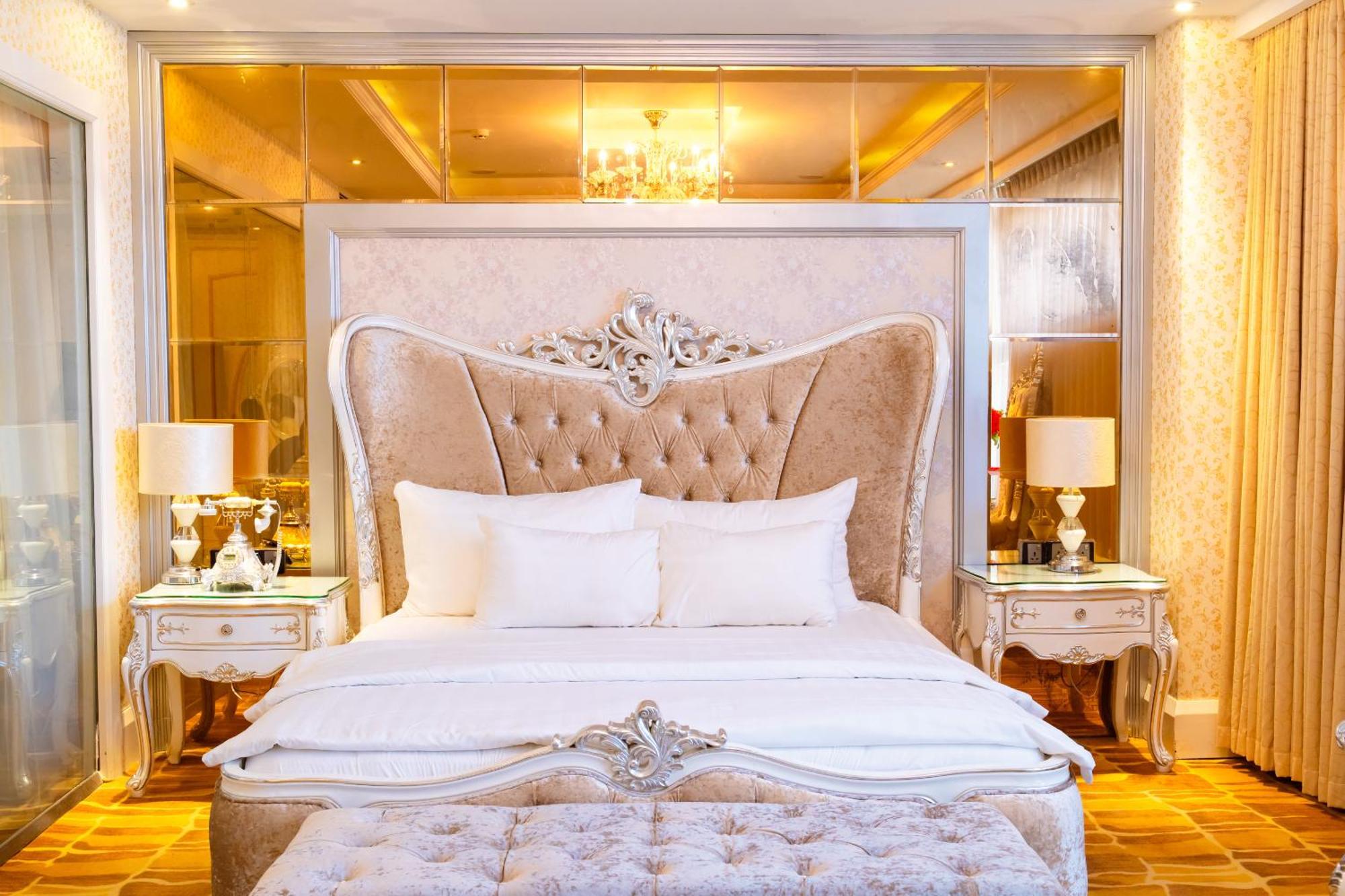 Hoang Trieu Hotel Ho Chi Minh City Bagian luar foto
