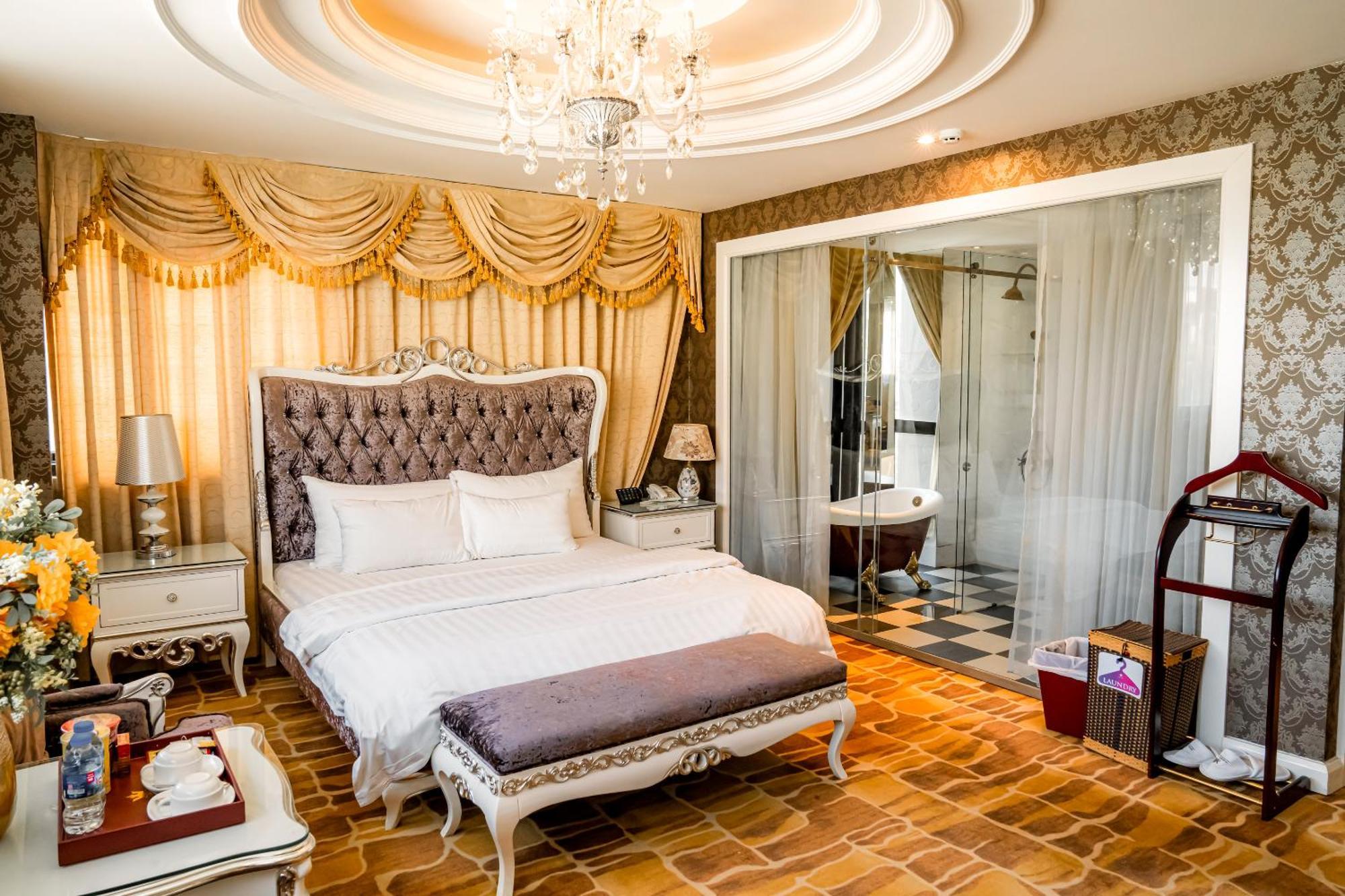 Hoang Trieu Hotel Ho Chi Minh City Bagian luar foto