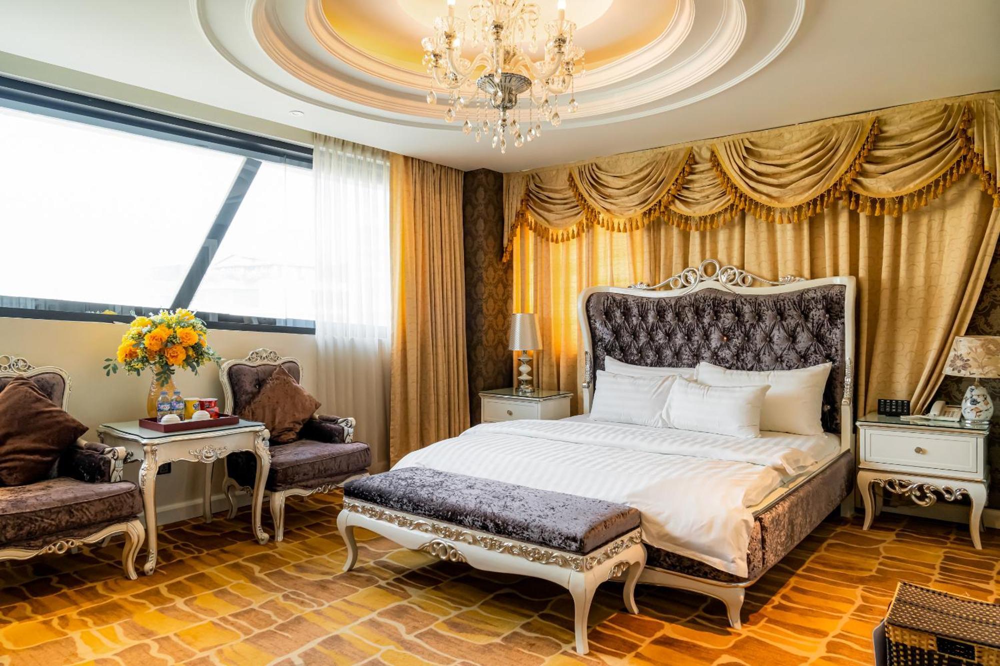Hoang Trieu Hotel Ho Chi Minh City Bagian luar foto