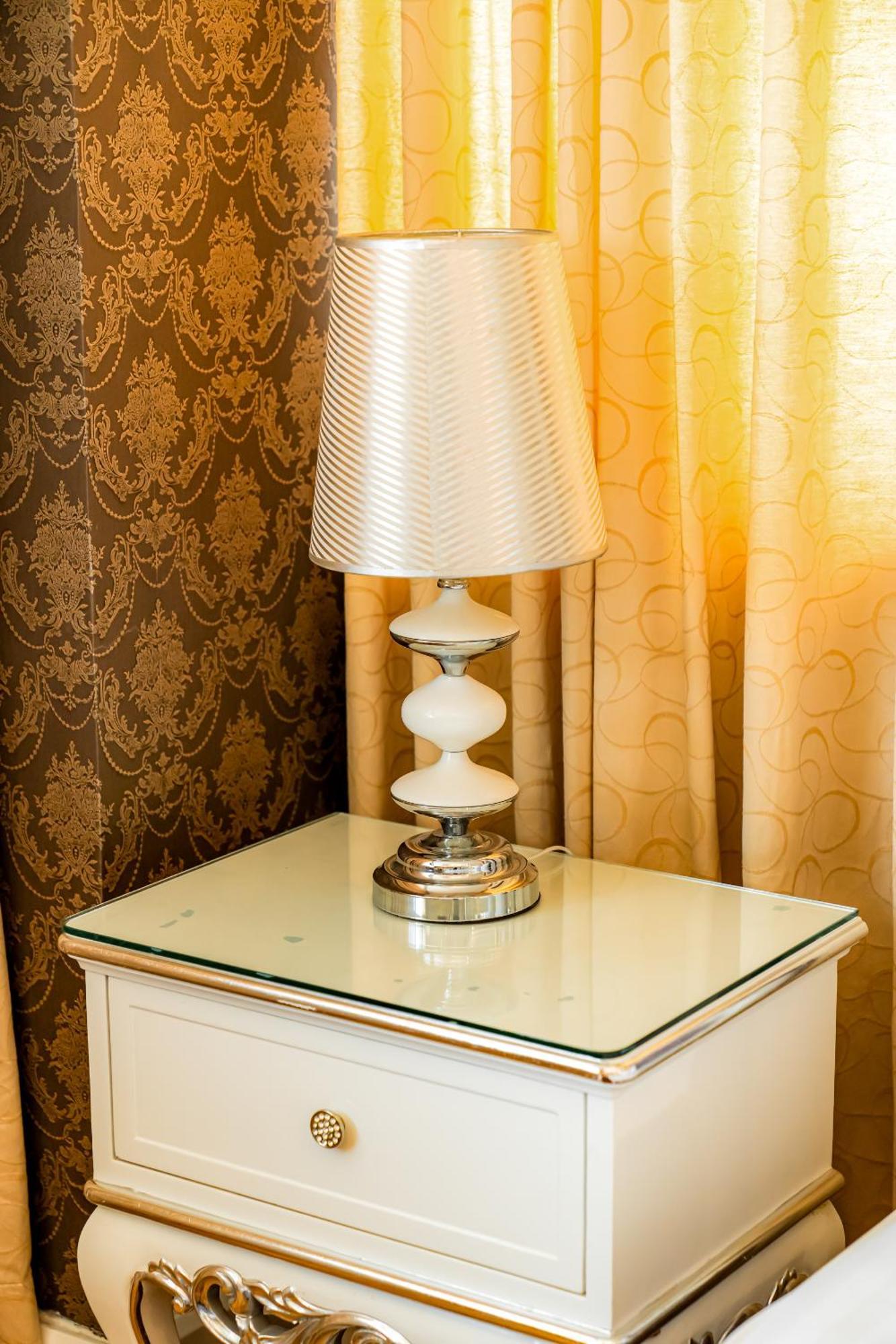 Hoang Trieu Hotel Ho Chi Minh City Bagian luar foto
