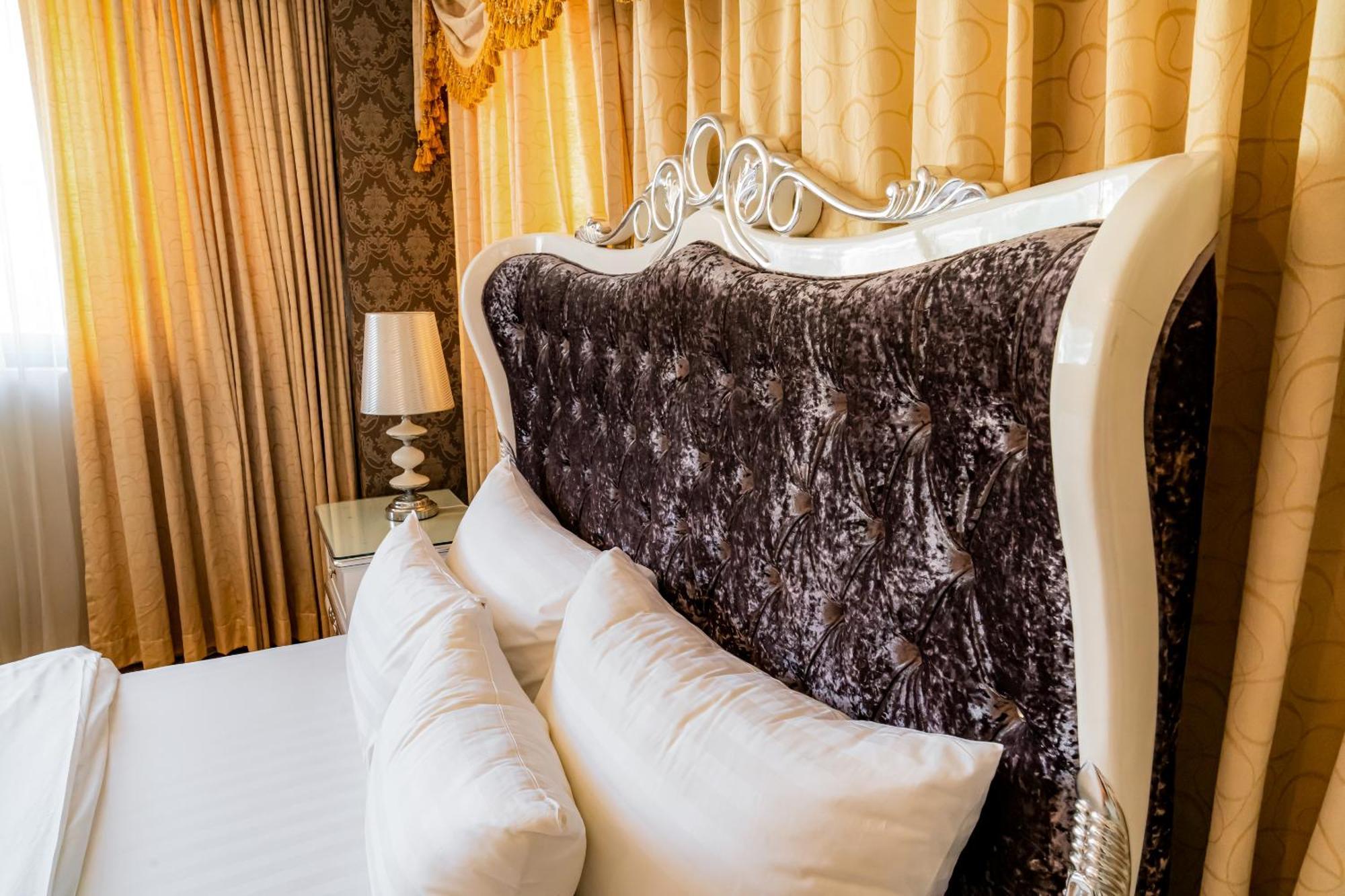 Hoang Trieu Hotel Ho Chi Minh City Bagian luar foto