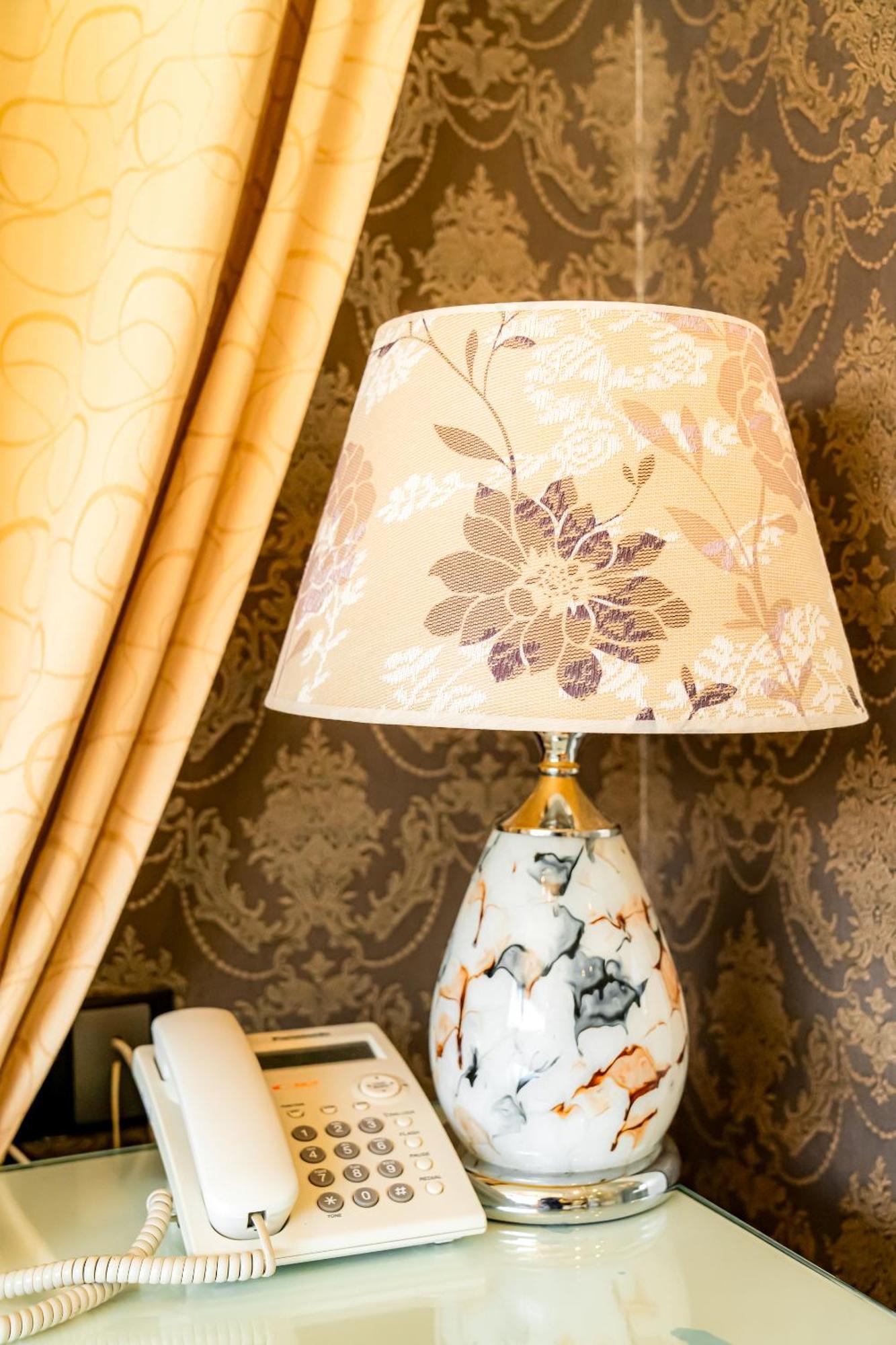 Hoang Trieu Hotel Ho Chi Minh City Bagian luar foto