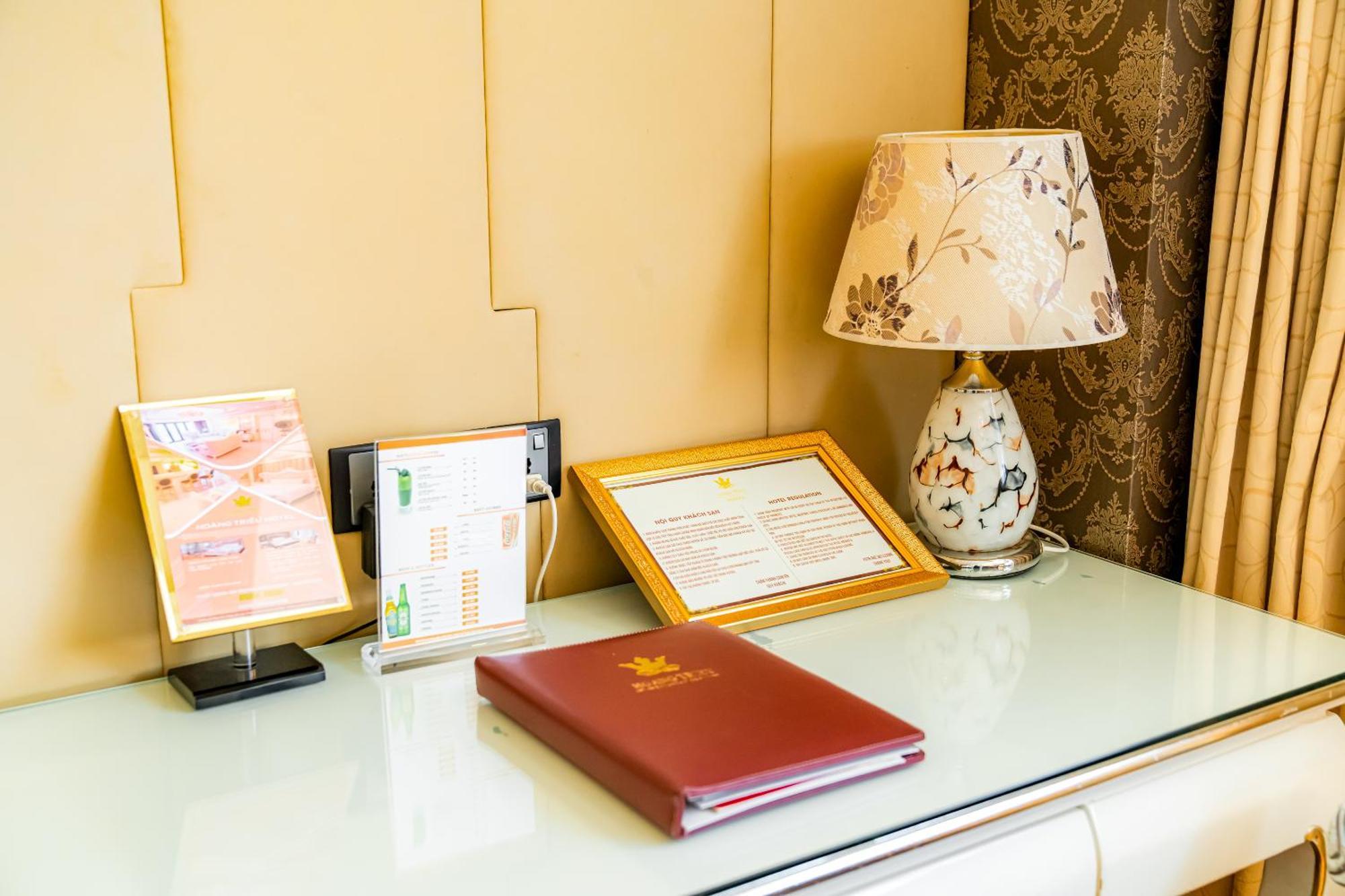 Hoang Trieu Hotel Ho Chi Minh City Bagian luar foto