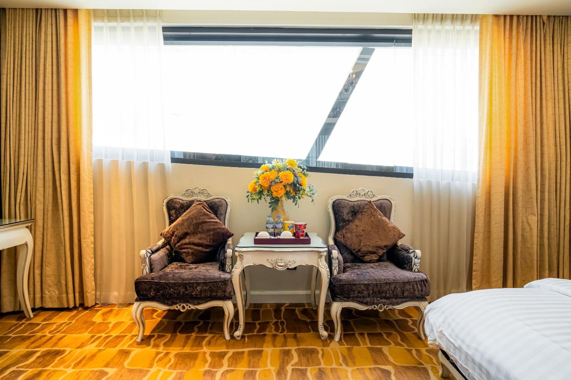Hoang Trieu Hotel Ho Chi Minh City Bagian luar foto