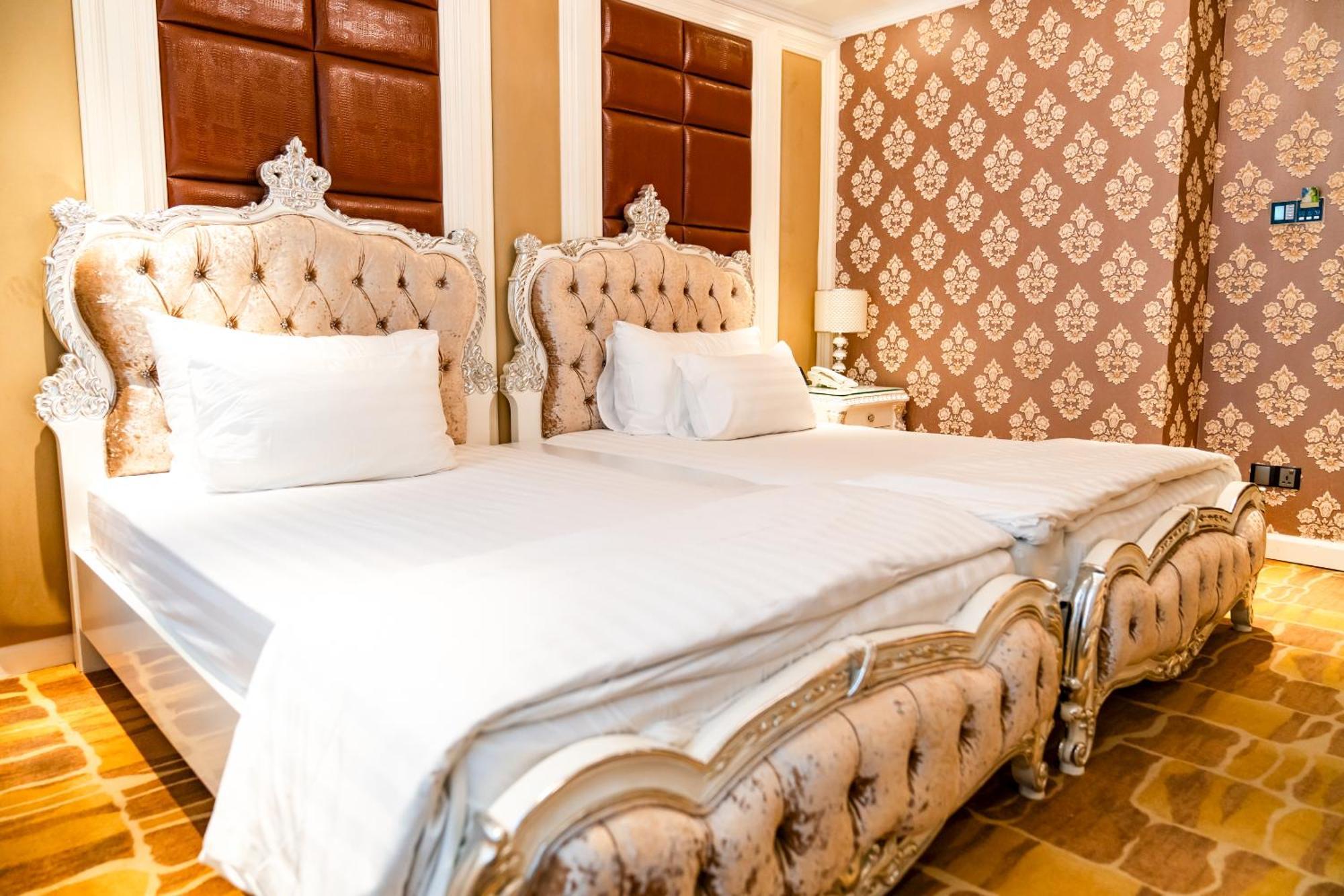 Hoang Trieu Hotel Ho Chi Minh City Bagian luar foto