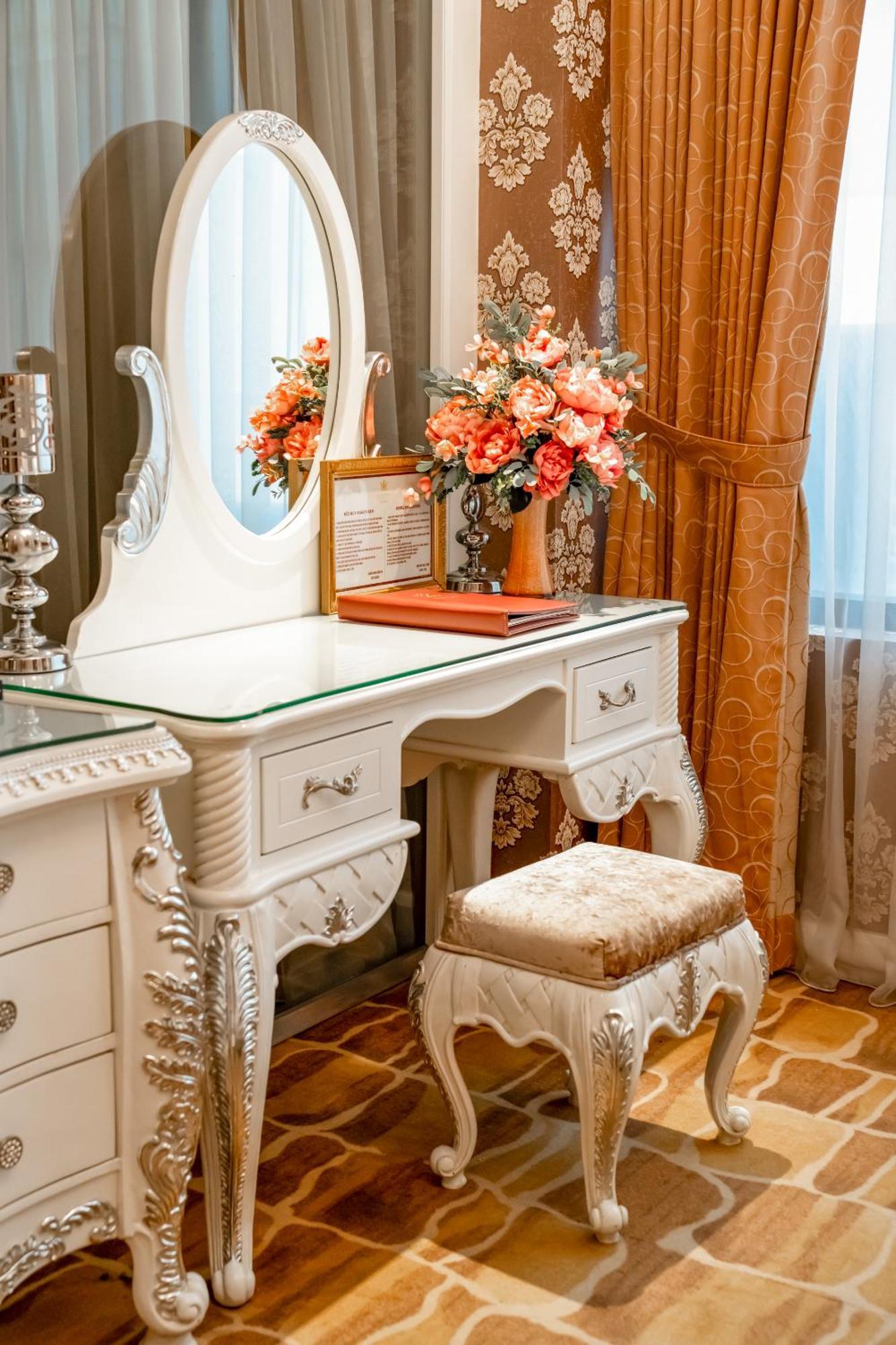 Hoang Trieu Hotel Ho Chi Minh City Bagian luar foto