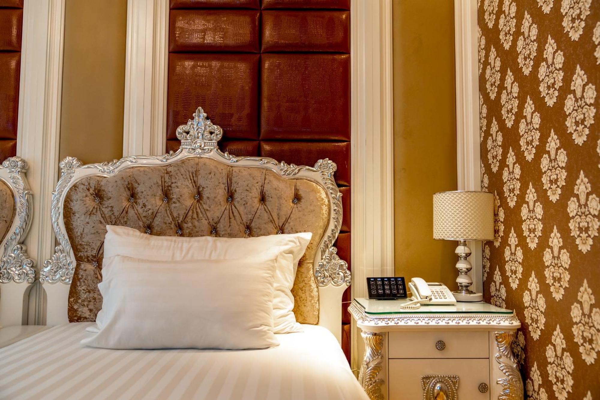 Hoang Trieu Hotel Ho Chi Minh City Bagian luar foto