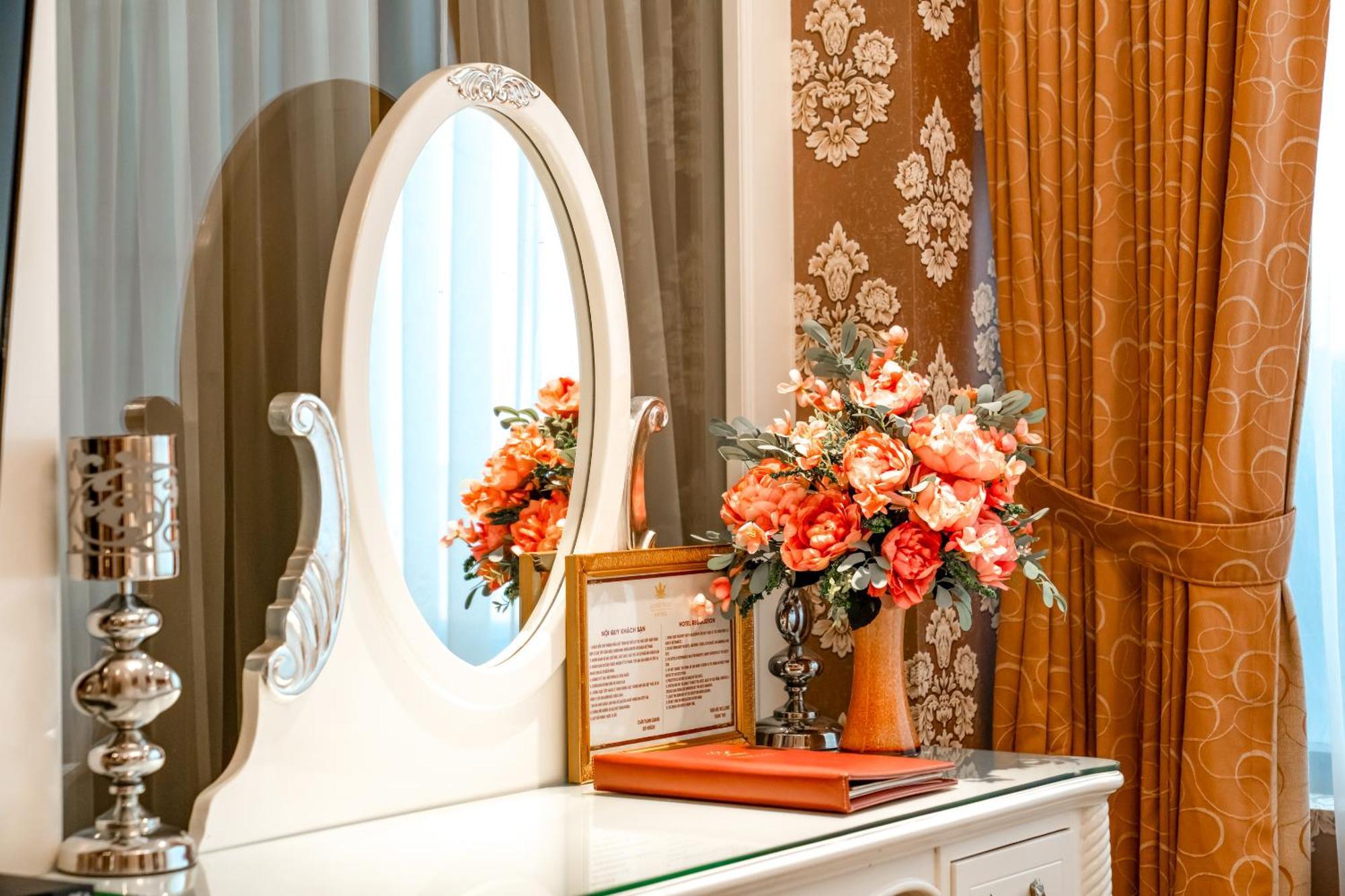 Hoang Trieu Hotel Ho Chi Minh City Bagian luar foto