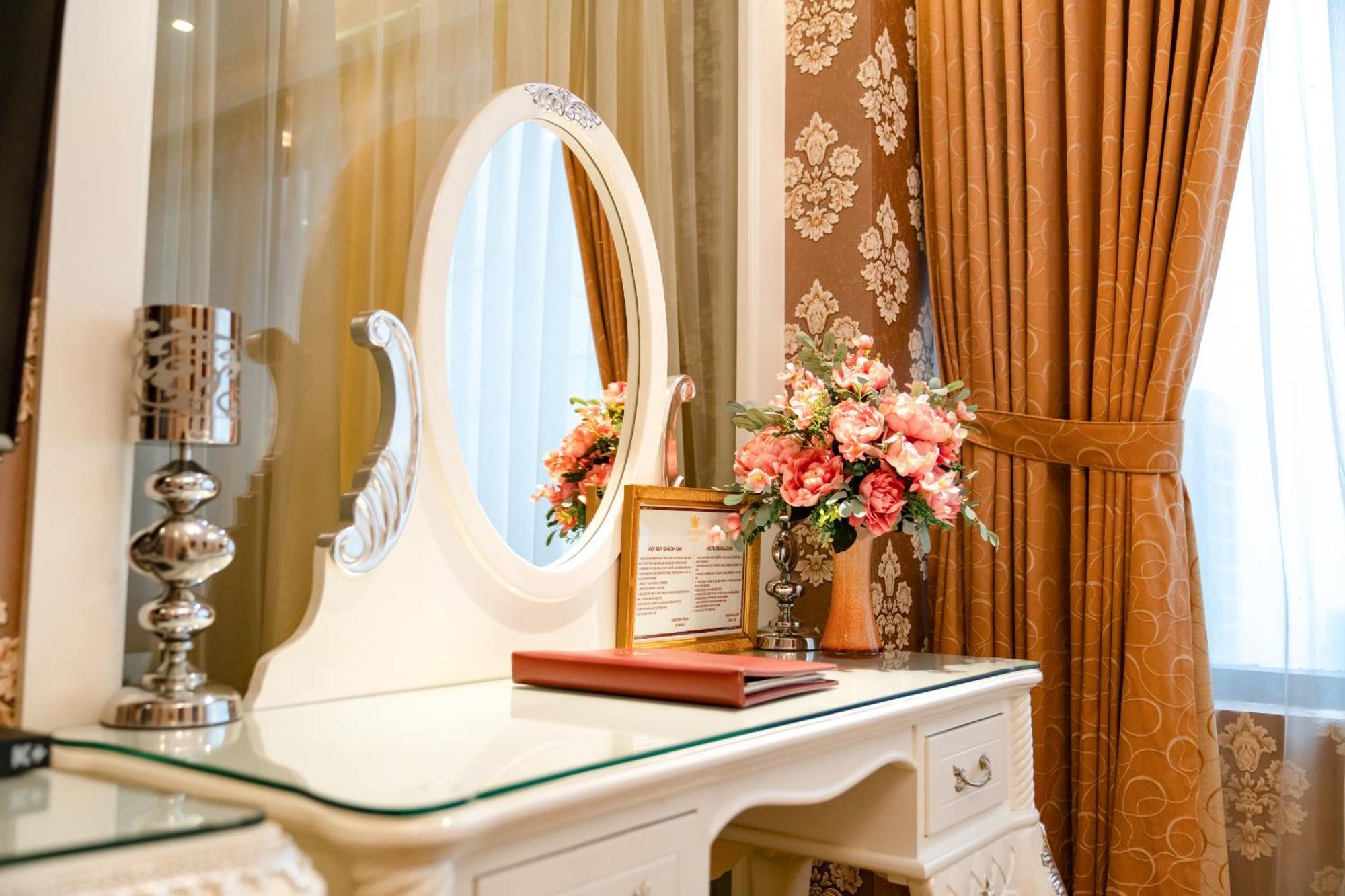 Hoang Trieu Hotel Ho Chi Minh City Bagian luar foto
