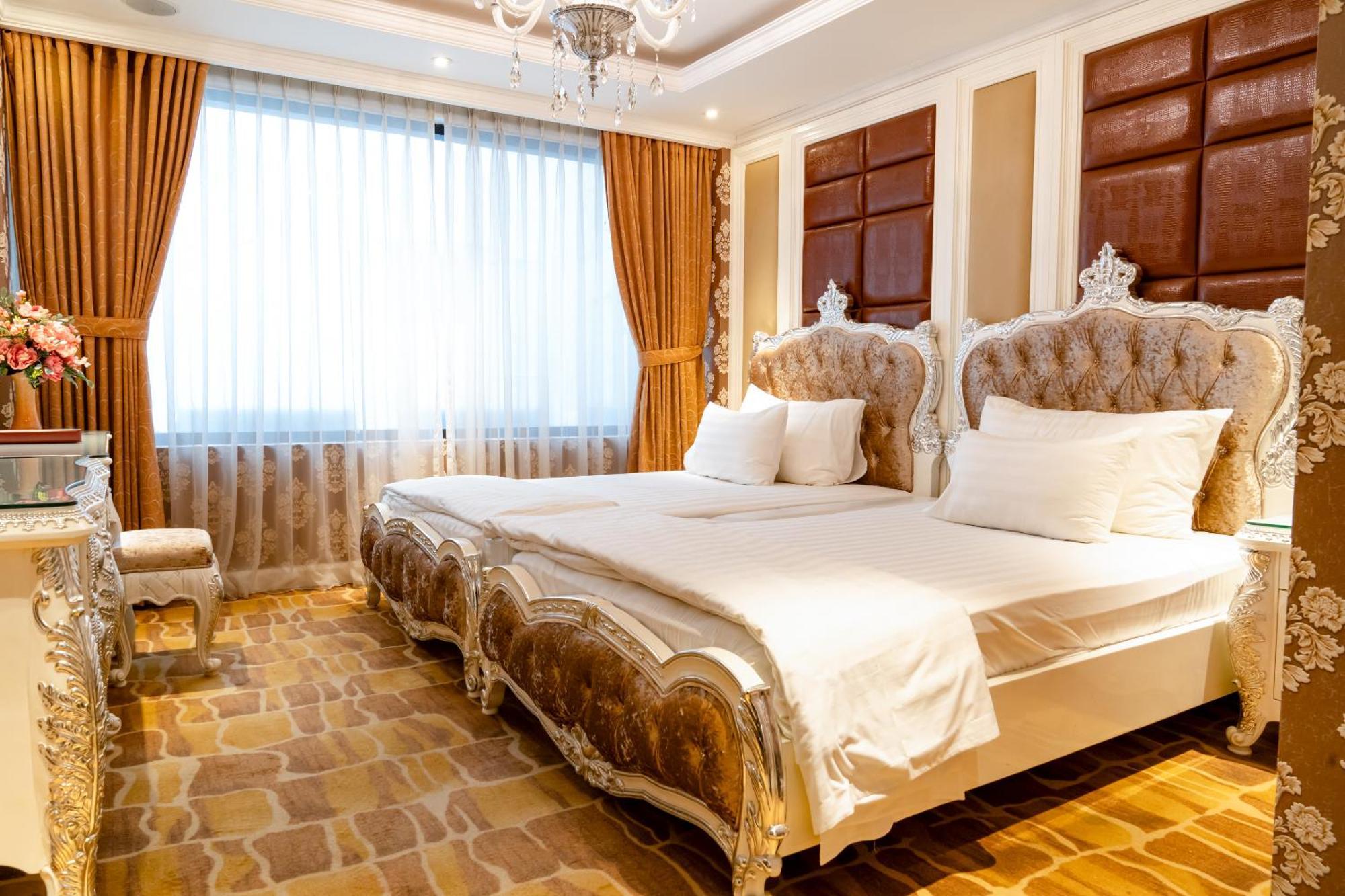 Hoang Trieu Hotel Ho Chi Minh City Bagian luar foto