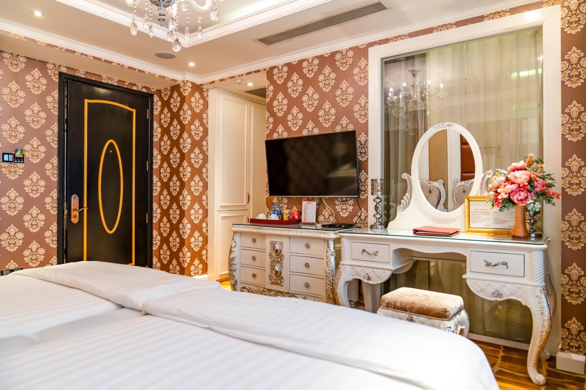 Hoang Trieu Hotel Ho Chi Minh City Bagian luar foto