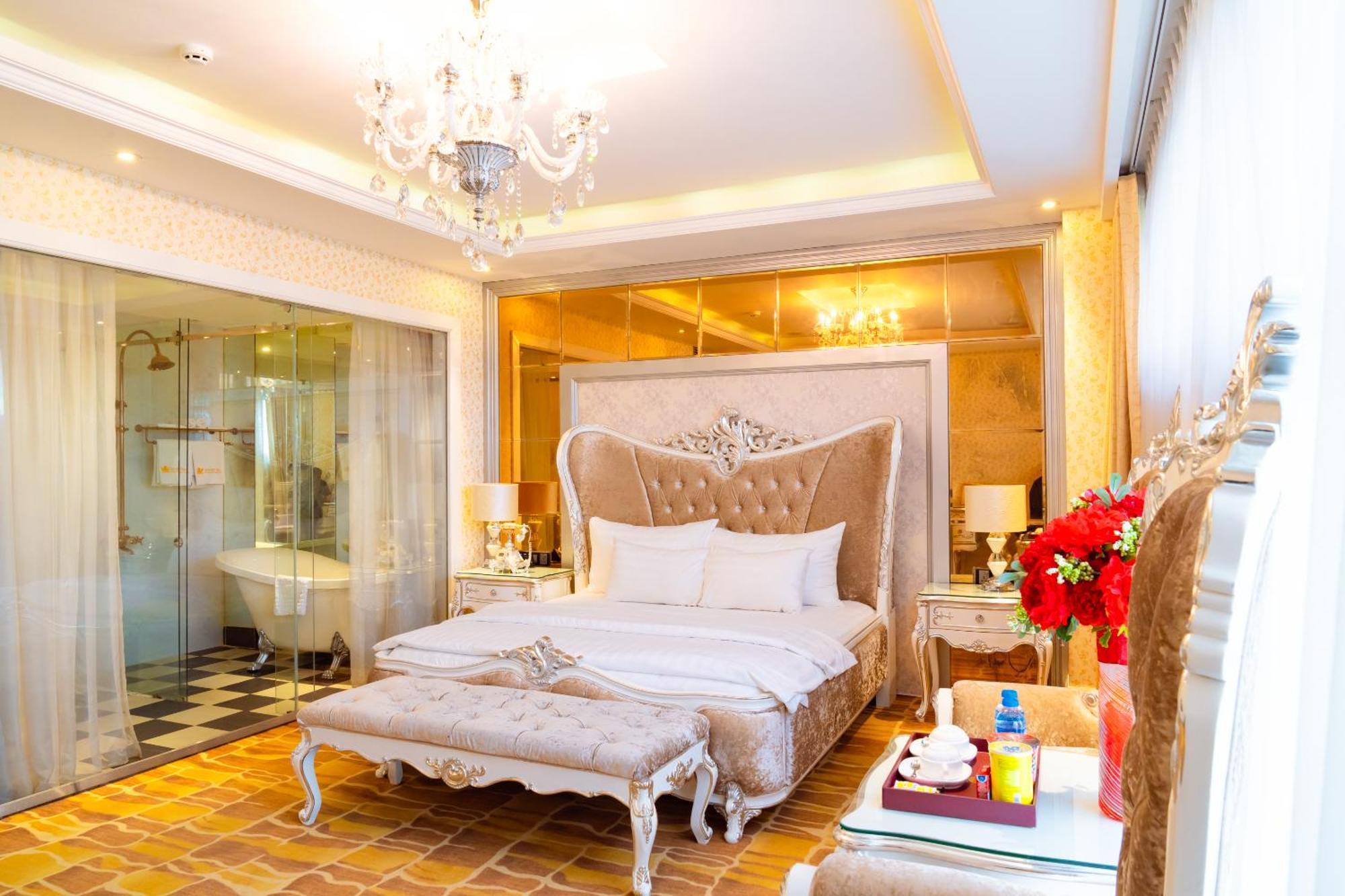 Hoang Trieu Hotel Ho Chi Minh City Bagian luar foto