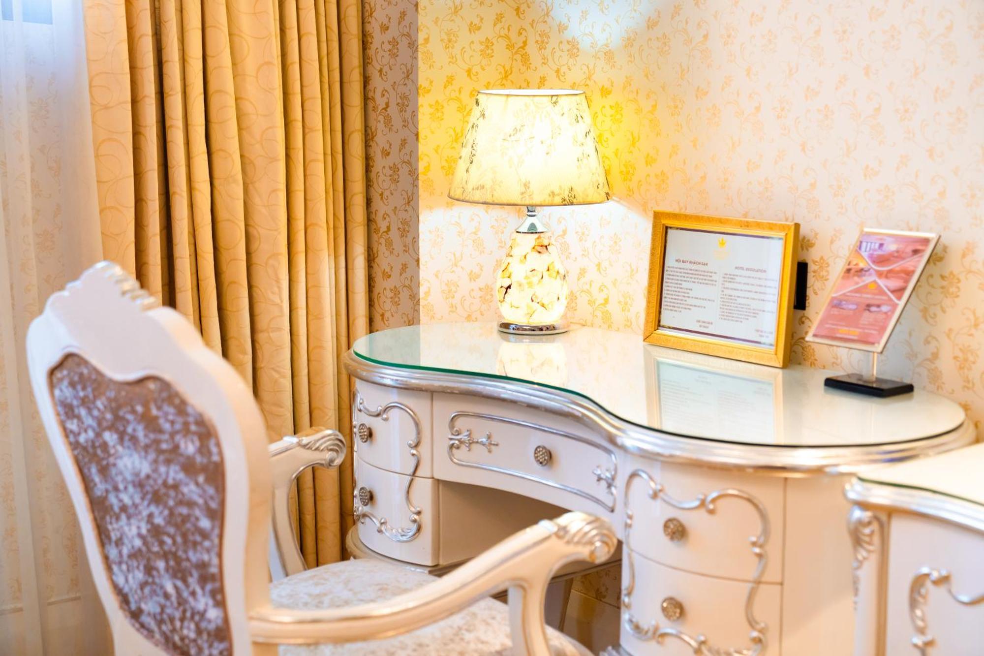 Hoang Trieu Hotel Ho Chi Minh City Bagian luar foto
