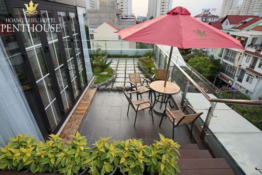 Hoang Trieu Hotel Ho Chi Minh City Bagian luar foto